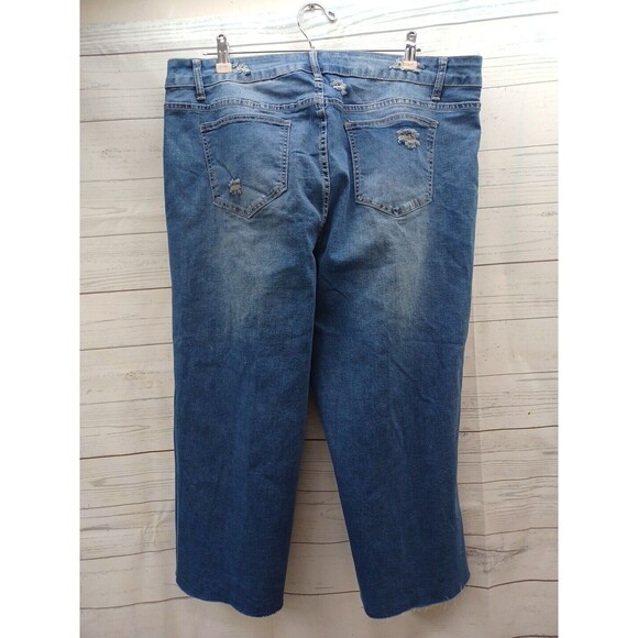 Ashley Stewart Capri Blue Jeans Denim Distressed Sz 18 NWT $49.50 Stretch - Picture 2 of 8